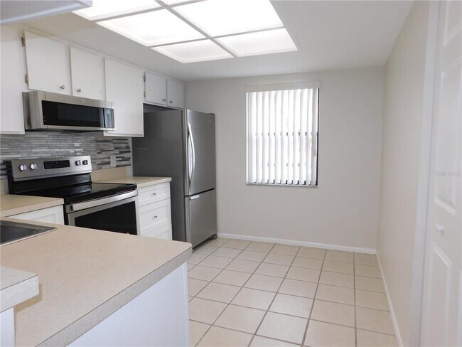 Building Photo - 209 Meadow Ln