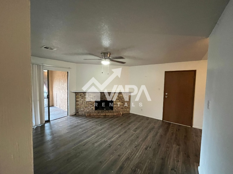 Building Photo - 6311 N Barcelona Ct