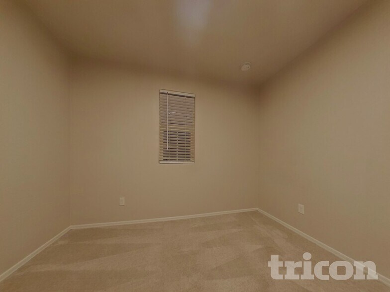 Building Photo - 16221 W La Ventilla Way