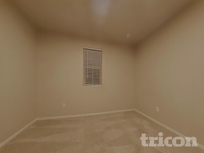 Building Photo - 16221 W La Ventilla Way