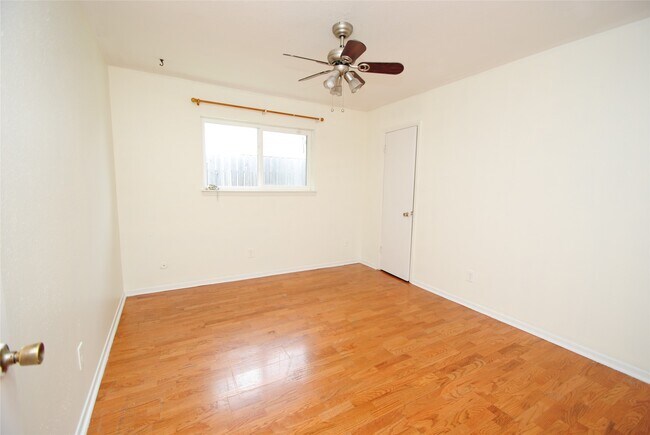 Building Photo - 11511 Creekhurst Dr