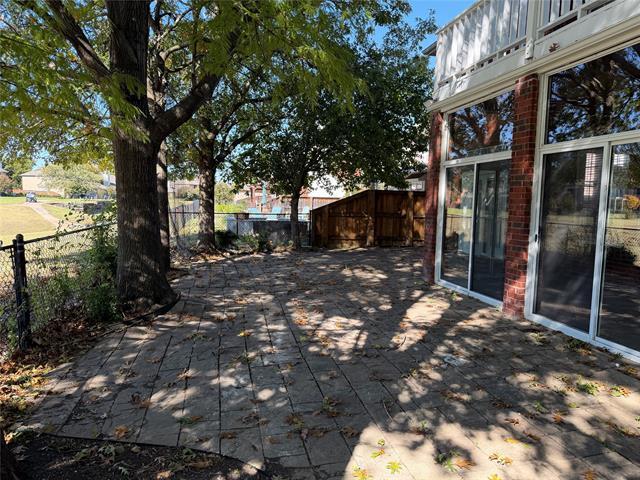 Building Photo - 5901 Louisville Dr