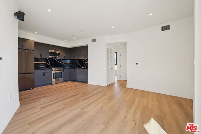 Building Photo - 1110 Spaulding Ave