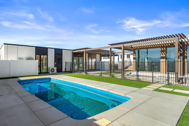 Building Photo - 13852 Scenic Crest Cir