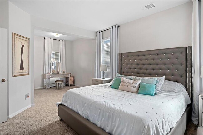 Building Photo - 533 Summersweet Rd