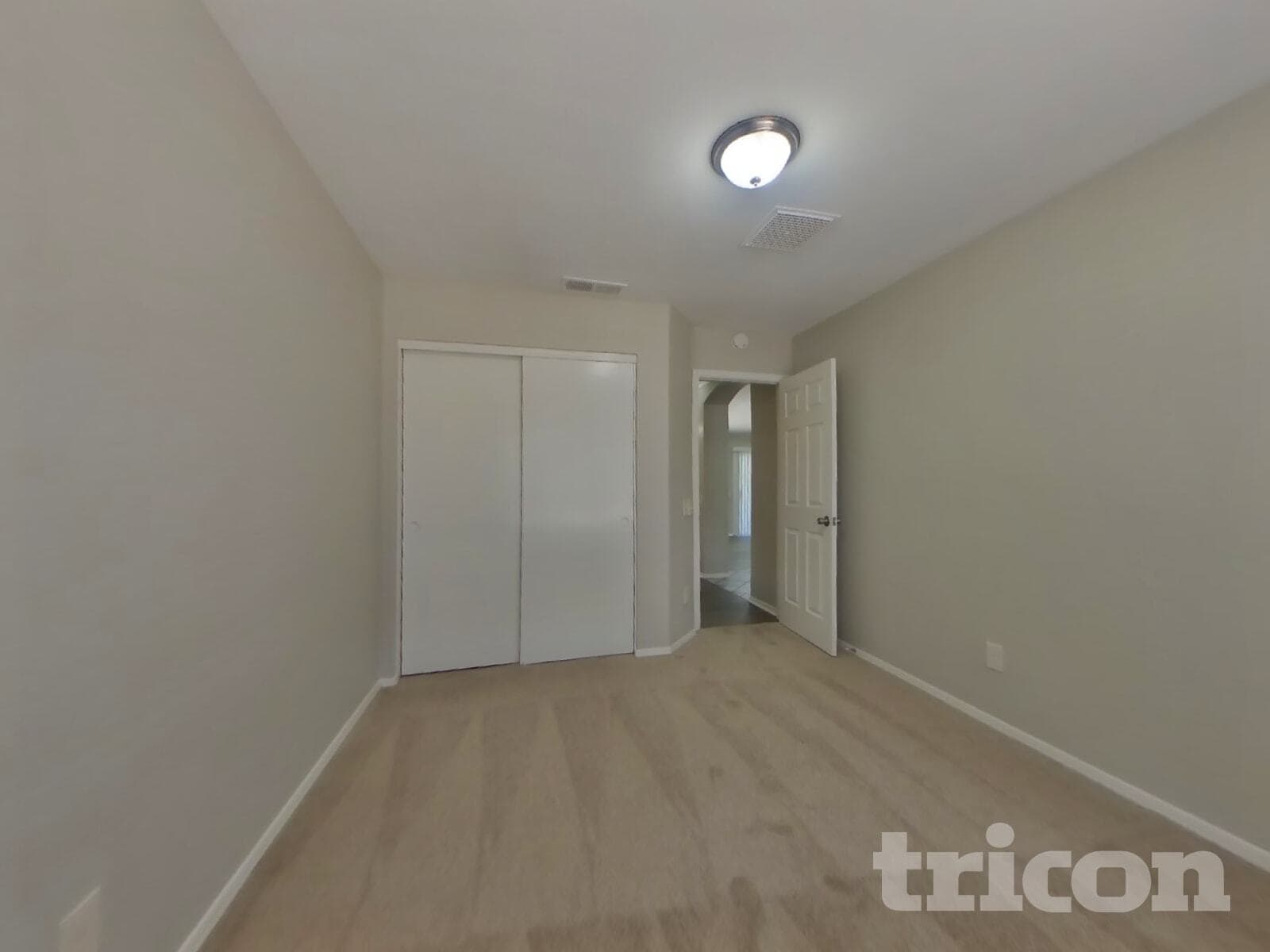 Building Photo - 8621 W Willow Ave