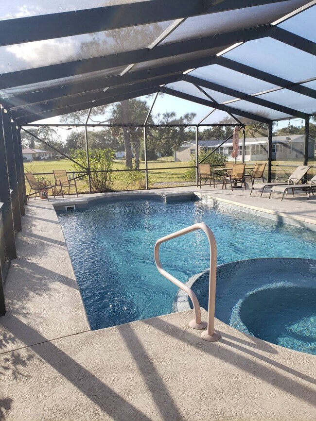 Building Photo - 7120 Coral Ridge Rd