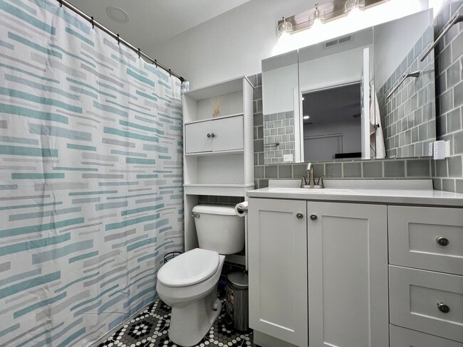 Building Photo - 113 W Big Horn Dr