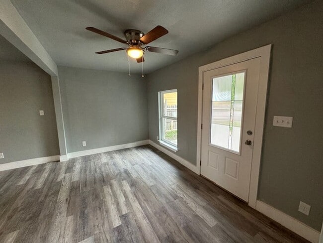 Building Photo - Move in June 10th 2025!! Beautiful  3 bedr...