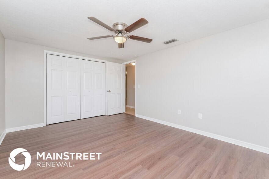 Building Photo - 5700 Thrush Dr