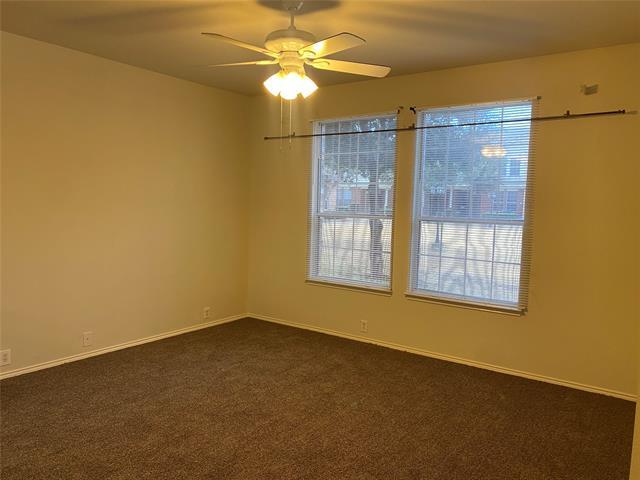 Building Photo - 2725 Hyde Park Dr