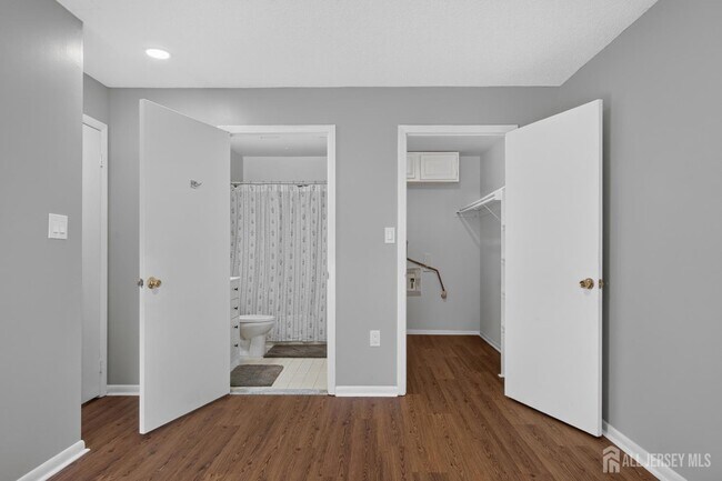 Building Photo - 5208 Ravens Crest Dr