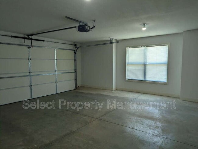 Building Photo - 1408 Sacred Oak Ct