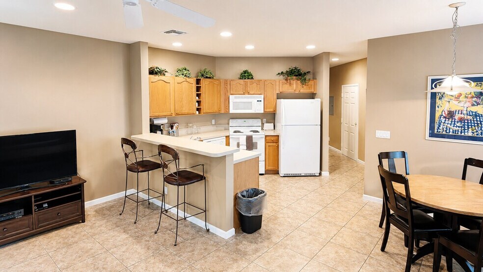 Building Photo - 8401 Mulligan Cir