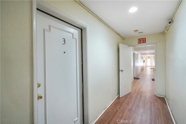 Building Photo - 5217 Satsuma Ave