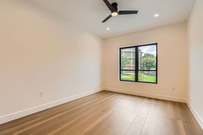 Building Photo - 10899 S Hausman, Unit 201