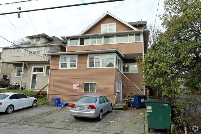 Building Photo - Madison Manor