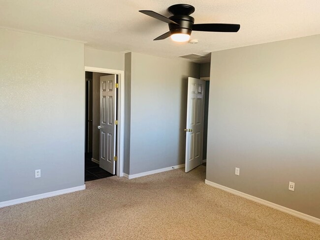 Building Photo - Rancho Sahuarita 4 bedroom 3 bath 2 story Home