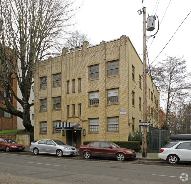 Primary Photo - Park Regent