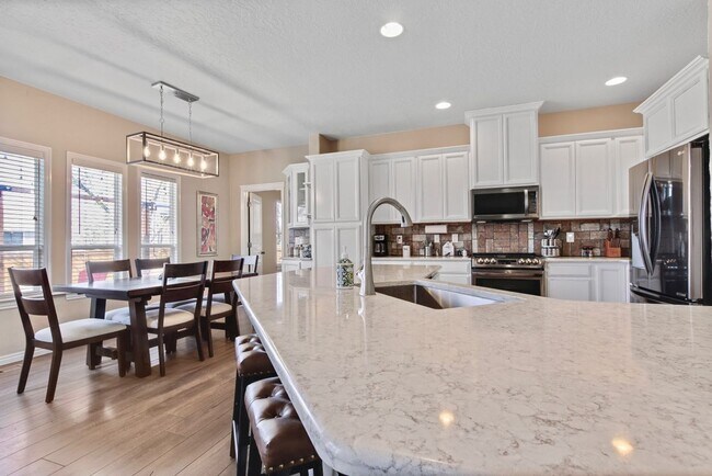 Building Photo - Fully Furnished 5 Bedroom Home in Eagle Id...