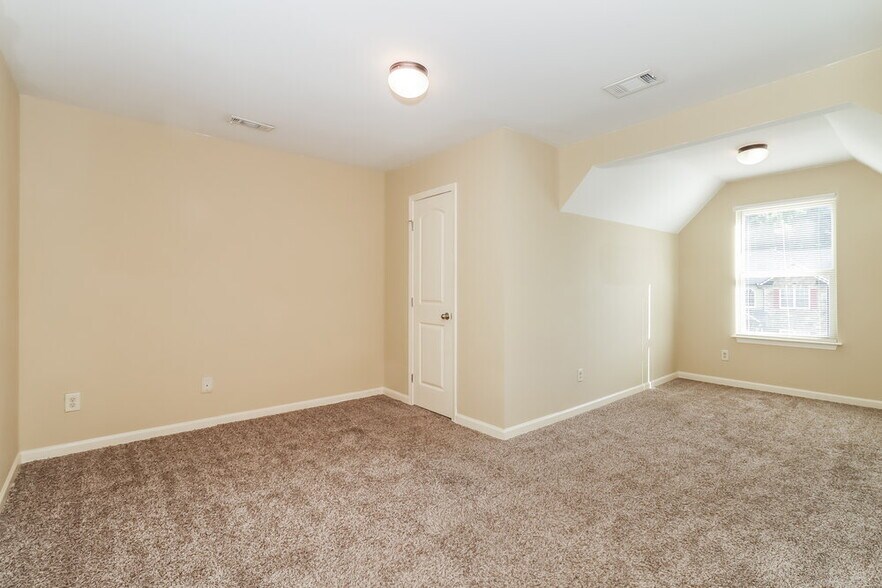 Building Photo - 174 Brightondale Blvd