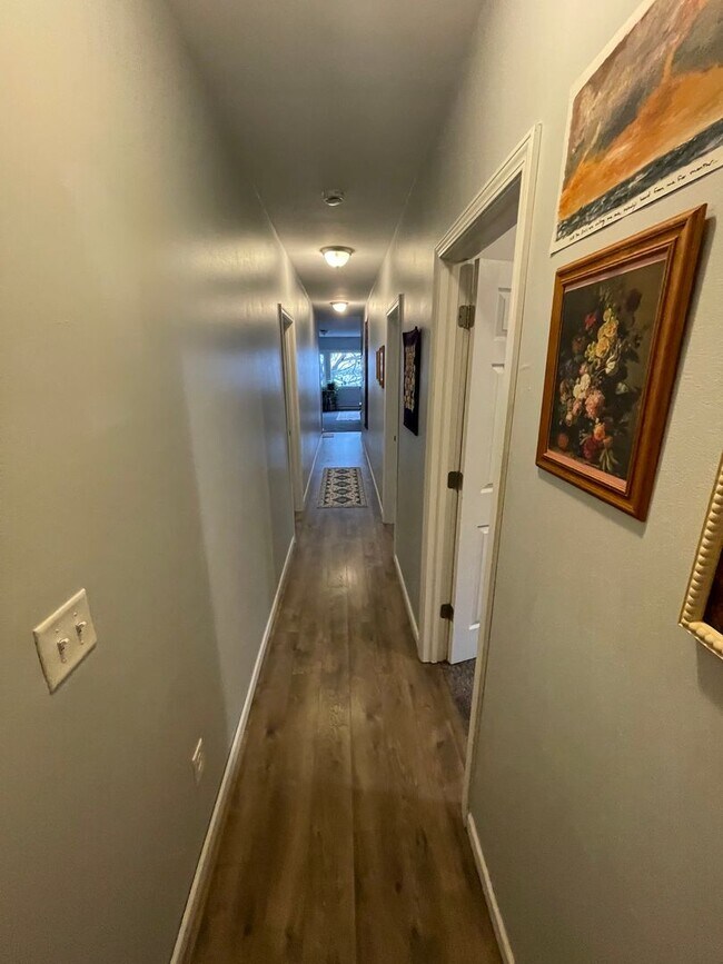 Building Photo - 2317 W 9th St