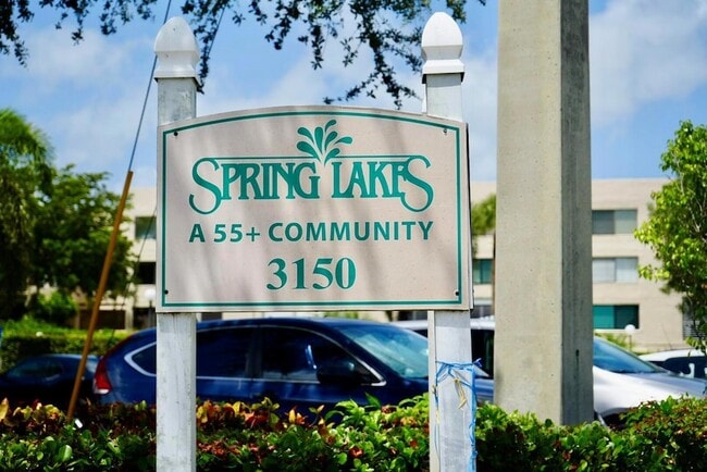 Primary Photo - 3154 Via Poinciana