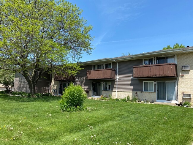 Building Photo - 2111 Refset Drive