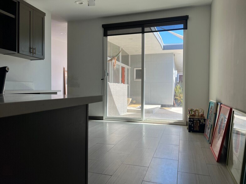 Building Photo - 5177 Carlingford Ave