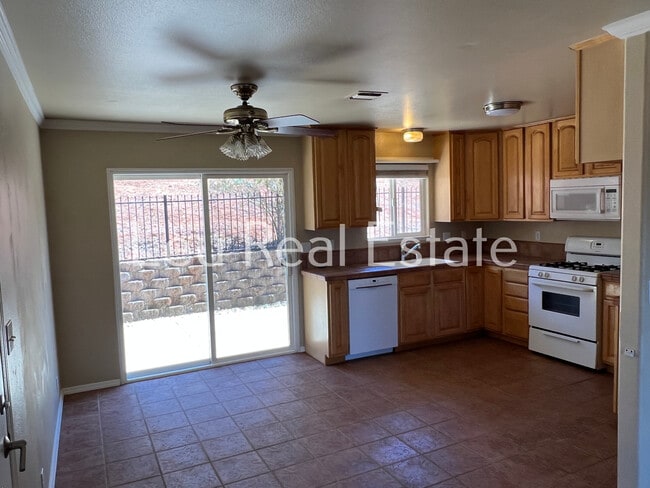 Building Photo - 5270 Bonnie Lou Ln