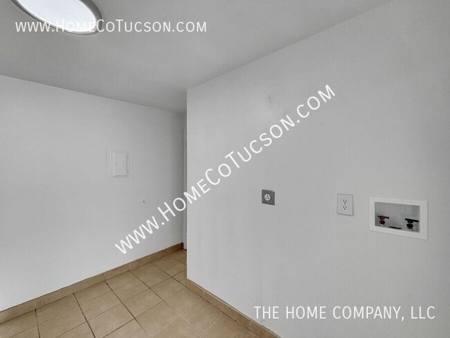 Building Photo - 8548 E Beverly St