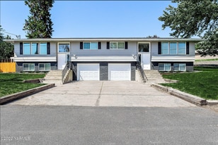 Building Photo - 709 W Cherry Ave