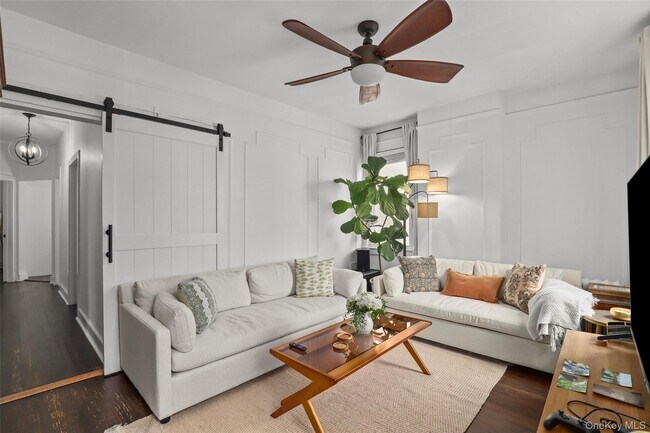 Building Photo - 40 Main St