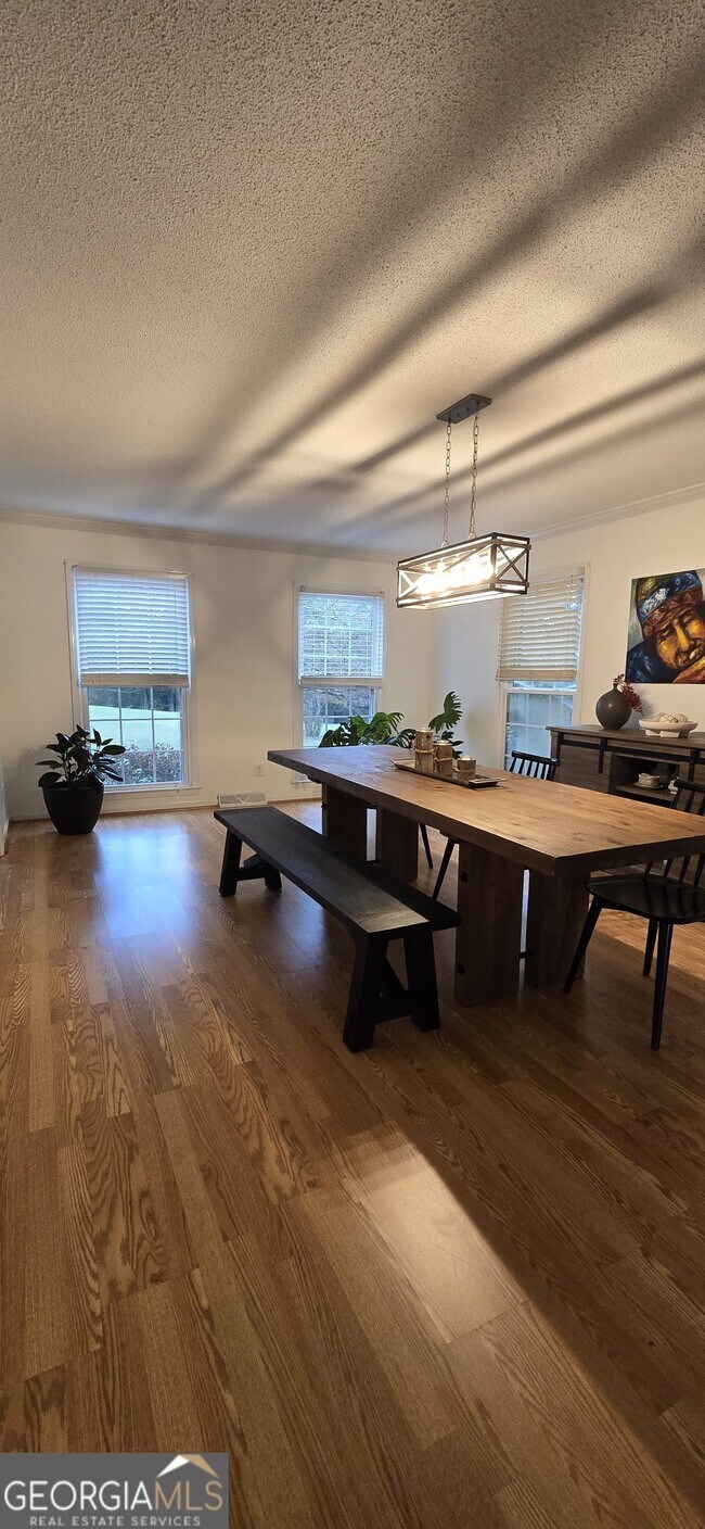 Building Photo - 421 Mt Alto Rd SW