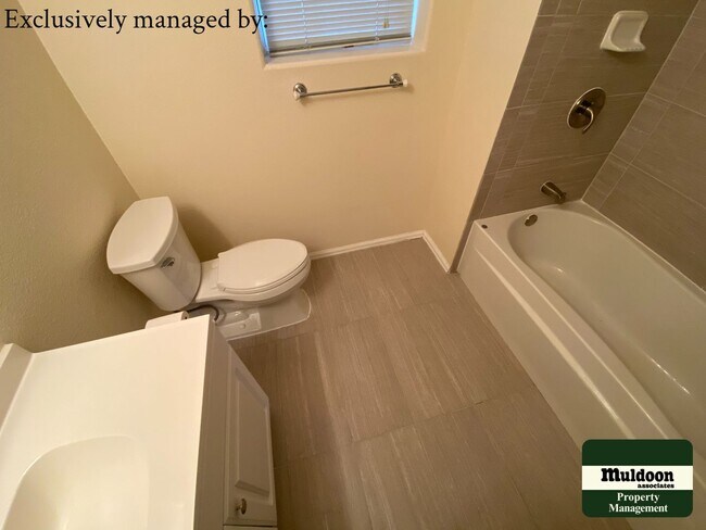 Building Photo - Beautiful 4 bedroom home in 80916! Pet Friendly!