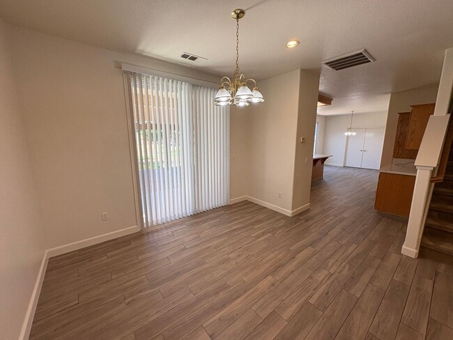 Building Photo - 2 Story Home Near Shopping Center Rent Ready!