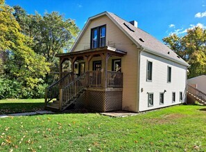 Building Photo - 453 E Walnut St