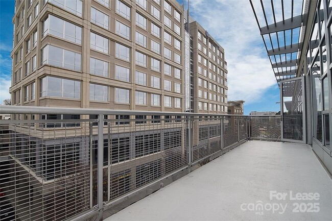 Building Photo - 1100 Metropolitan Ave