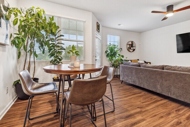 Building Photo - 1661 Corwin Bend Rd