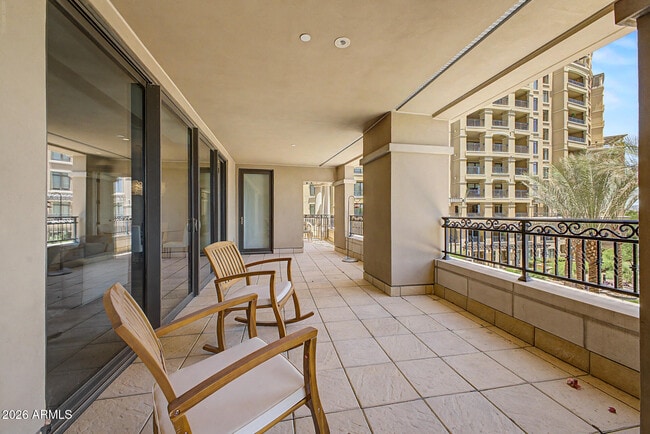 Building Photo - 7175 E Camelback Rd