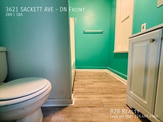 Building Photo - 3621 Sackett Ave