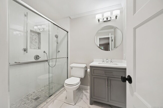 Building Photo - 144 W Norwalk Rd