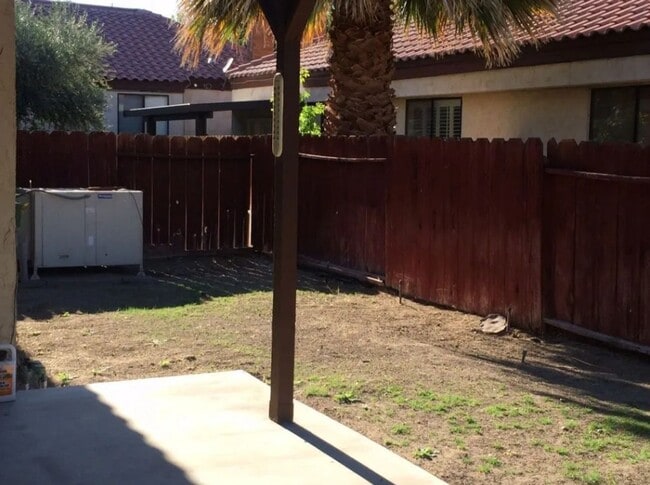 Building Photo - Beautiful 3-bed, 3-bath Home