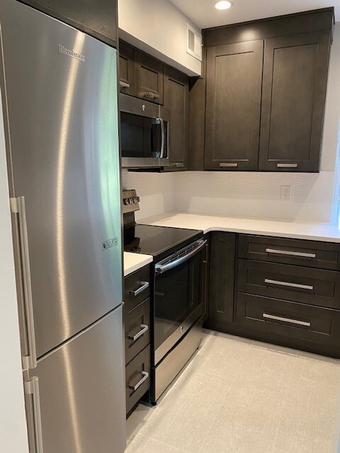Kitchen - 3870 Rodman St NW