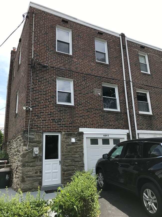 Building Photo - 4041 Lasher Rd