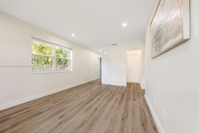 Building Photo - 3101 SW 19th St