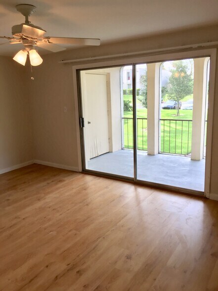 Building Photo - 516 Orange Dr