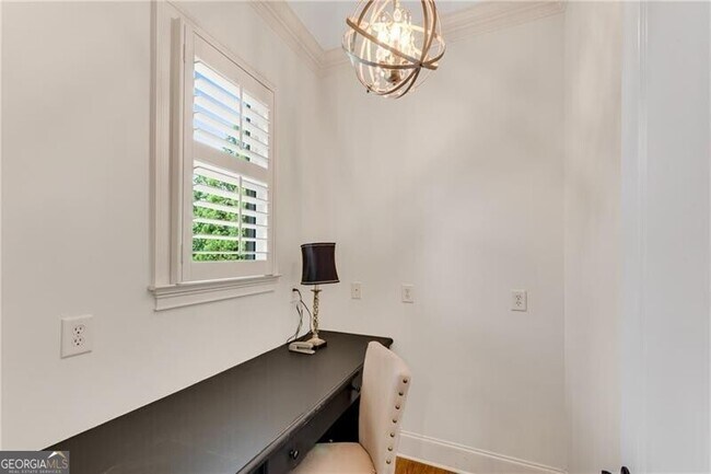 Building Photo - 5861 Yoshino Cherry Ln NE