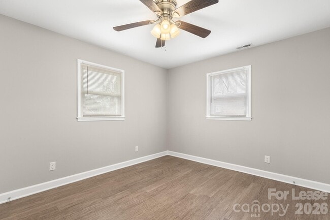 Building Photo - 11805 Harrisburg Rd