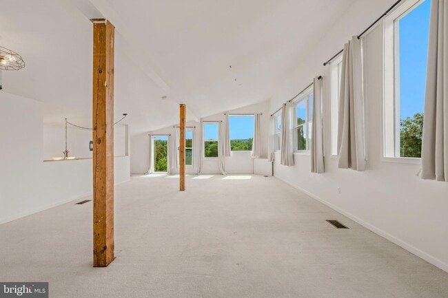 Building Photo - 856 Spriggs Rd